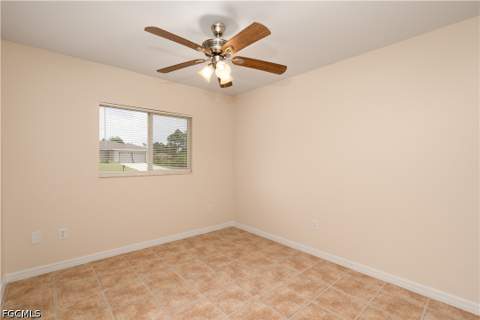 546 Sherwood Ave S, Lehigh Acres FL - photo 11 of 17