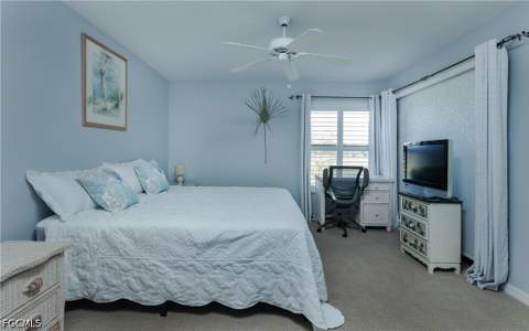 5825 Trailwinds Dr 425, Fort Myers FL - photo 12 of 37