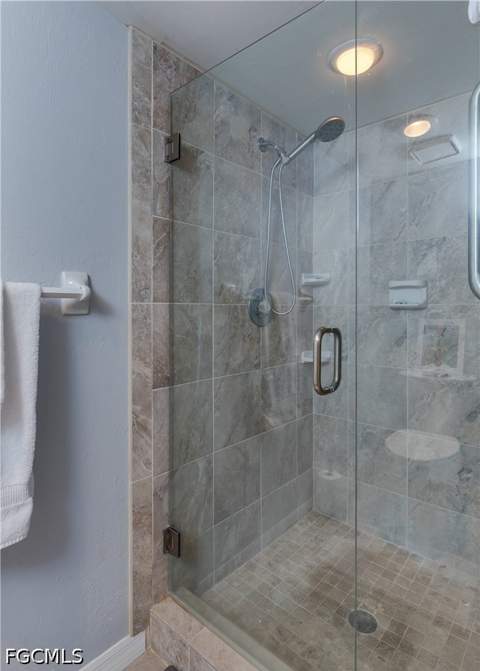 5825 Trailwinds Dr 425, Fort Myers FL - photo 14 of 37