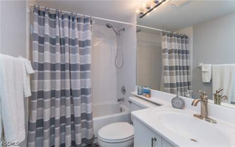 5825 Trailwinds Dr 425, Fort Myers FL - photo 18 of 37