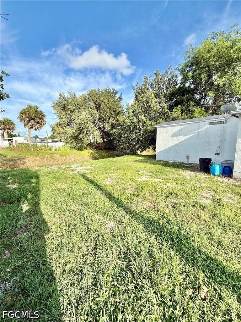 2 bedroom ManufacturedHome at 26646 Token Ct, Leitner Creek Manor, Bonita Springs — photo 3