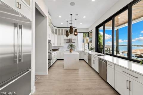 18 Pelican St E, Naples FL - photo 15 of 50