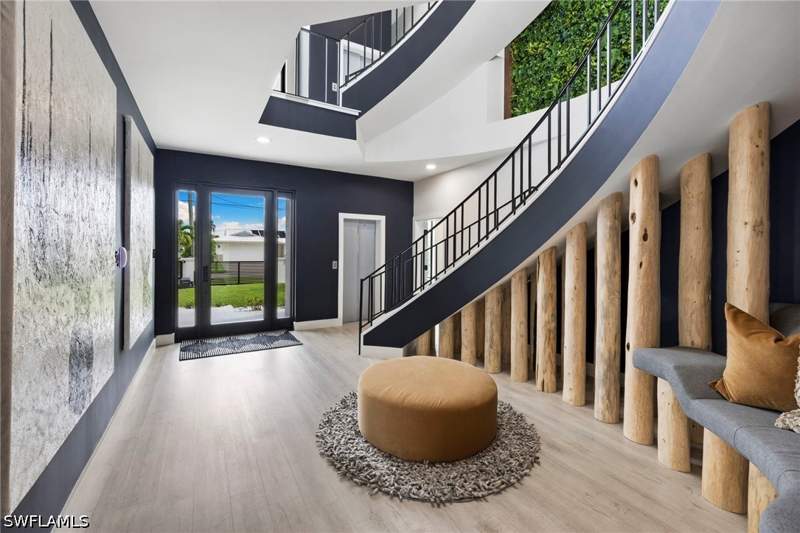 4 bedroom SingleFamilyResidence at 18 Pelican St E, Isles Of Capri, Naples — photo 5
