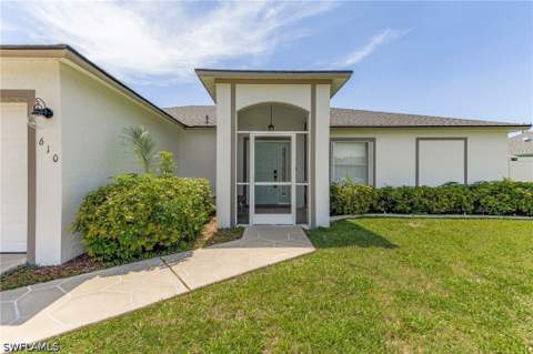 610 SE 21st Ln, Cape Coral FL - photo 10 of 38