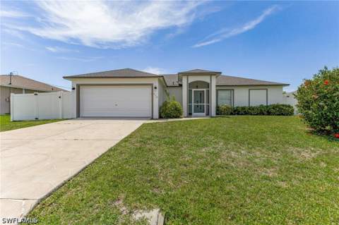 610 SE 21st Ln, Cape Coral FL - photo 6 of 38