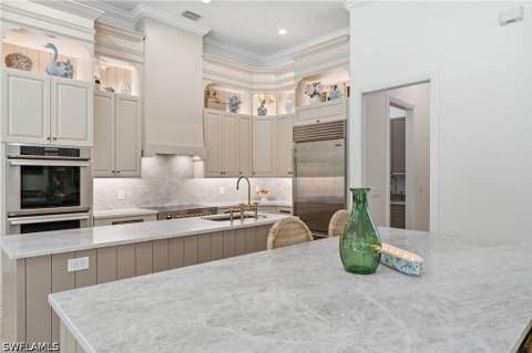 9833 Clear Lake Cir, Naples FL - photo 10 of 43