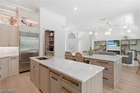 9833 Clear Lake Cir, Naples FL - photo 9 of 43