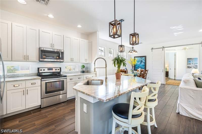 5 bedroom SingleFamilyResidence at 2974 Van Buren Ave, Kelly Plaza, Naples — photo 3