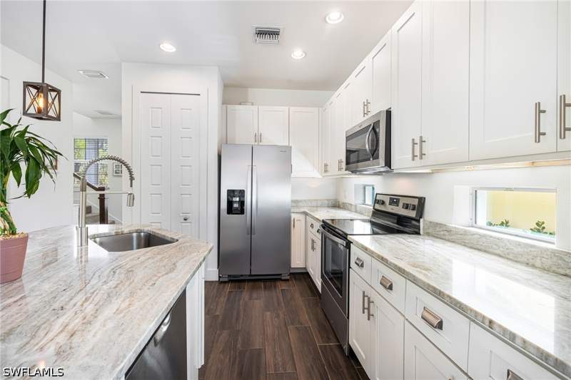 5 bedroom SingleFamilyResidence at 2974 Van Buren Ave, Kelly Plaza, Naples — photo 5