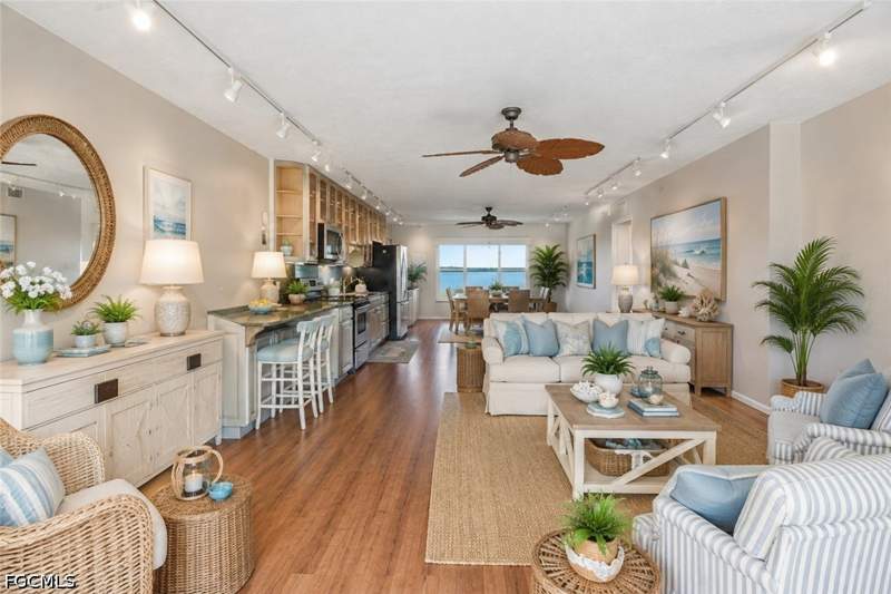 2 bedroom Condominium at 4015 SE 20th Pl 301, Rivers Condo, Cape Coral — photo 4