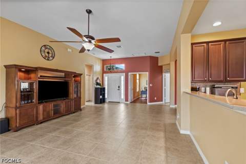 2617 Brightside Ct, Cape Coral FL - photo 10 of 38