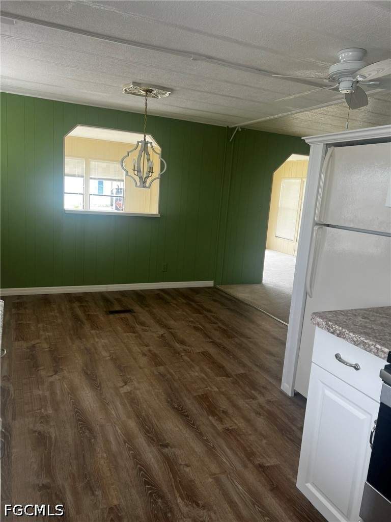 2 bedroom ManufacturedHome at 3357 Rainbow Ln, Tamiami Village, North Fort Myers — photo 5