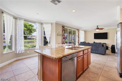 3582 Malagrotta Cir, Cape Coral FL - photo 8 of 30