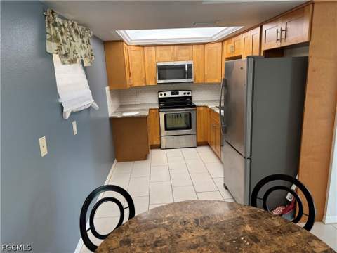 12481 McGregor Blvd 1, Fort Myers FL - photo 10 of 35