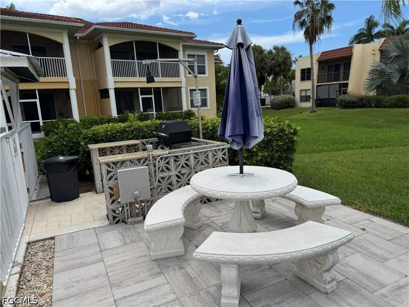 2 bedroom Condominium at 12481 McGregor Blvd 1, Maple Gardens, Fort Myers — photo 3