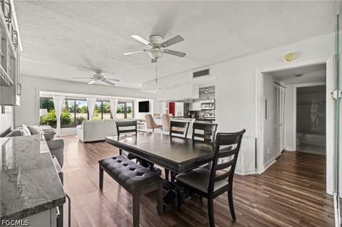 5625 Trailwinds Dr 412, Fort Myers FL - photo 6 of 26