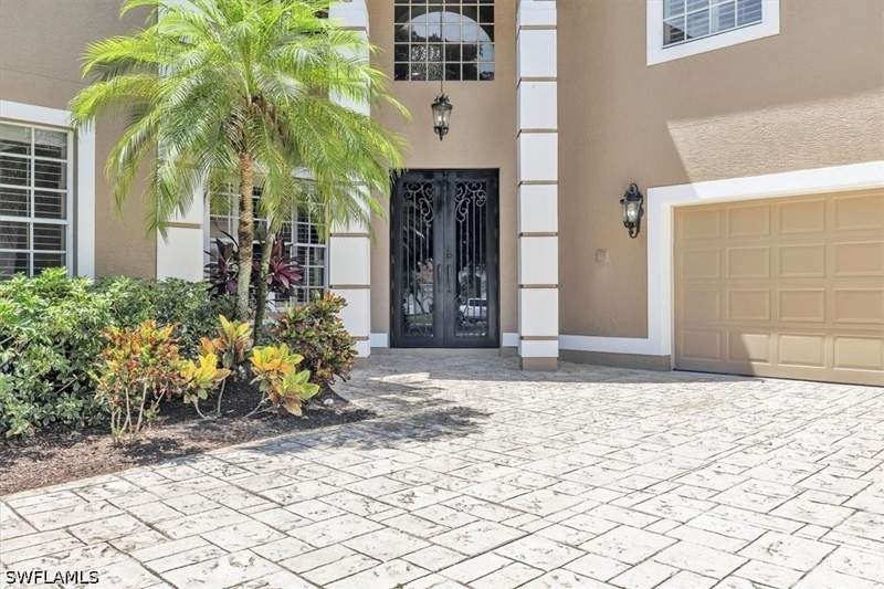 6 bedroom SingleFamilyResidence at 12898 Kedleston Cir, Cross Creek Estates, Fort Myers — photo 2