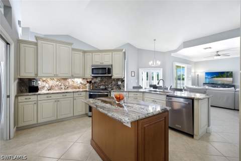 12070 Fairway Isles Dr, Fort Myers FL - photo 10 of 32