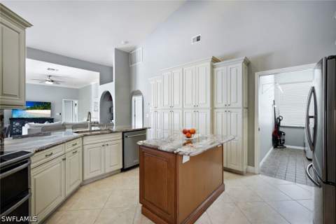 12070 Fairway Isles Dr, Fort Myers FL - photo 9 of 32