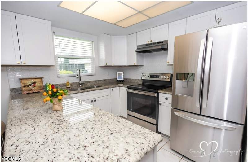 2 bedroom SingleFamilyResidence at 16161 Amberwood Lake Ct Unit J-3, Amberwood Lake Condo, Fort Myers — photo 5