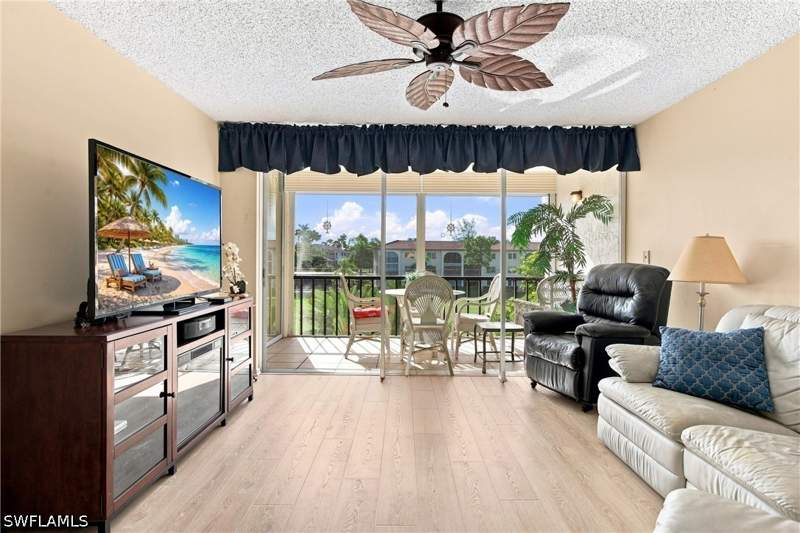 2 bedroom Condominium at 1087 Forest Lakes Dr 302, Forest Lakes, Naples — photo 5