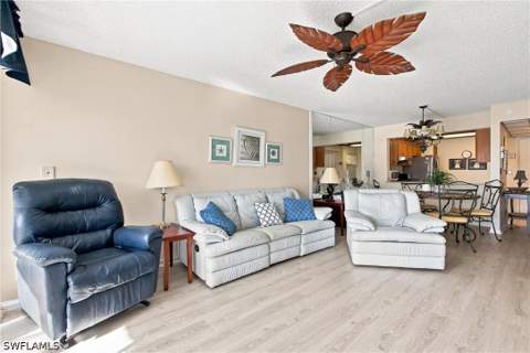 1087 Forest Lakes Dr 302, Naples FL - photo 8 of 32