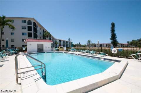29 High Point Cir E 503, Naples FL - photo 18 of 38