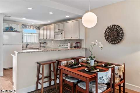 29 High Point Cir E 503, Naples FL - photo 8 of 38