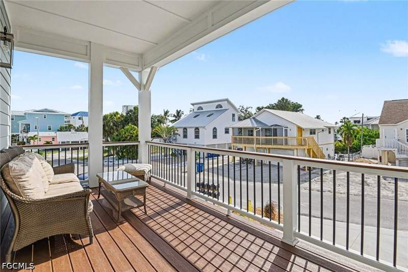 5 bedroom SingleFamilyResidence at 224 Fairweather Ln, El Sol, Fort Myers Beach — photo 3