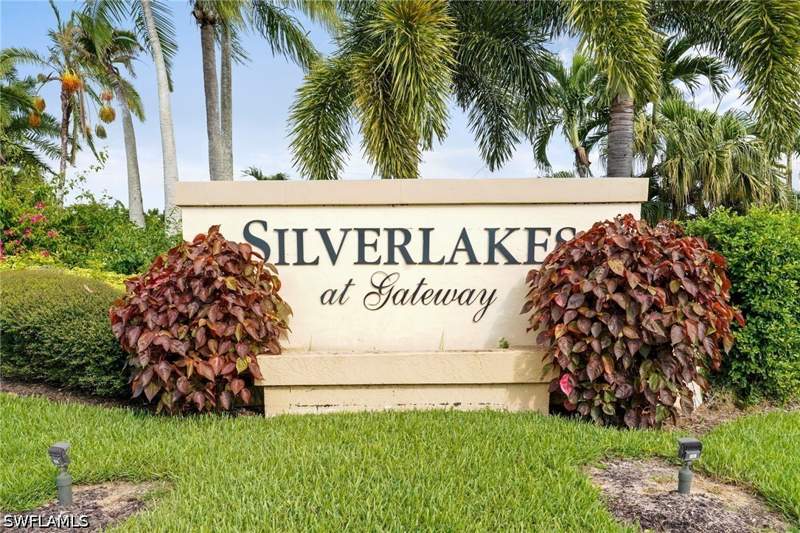 3 bedroom SingleFamilyResidence at 11227 Lakeland Cir, Silverlakes, Fort Myers — photo 2