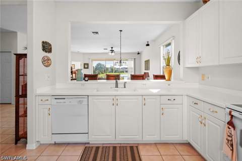 11227 Lakeland Cir, Fort Myers FL - photo 7 of 46