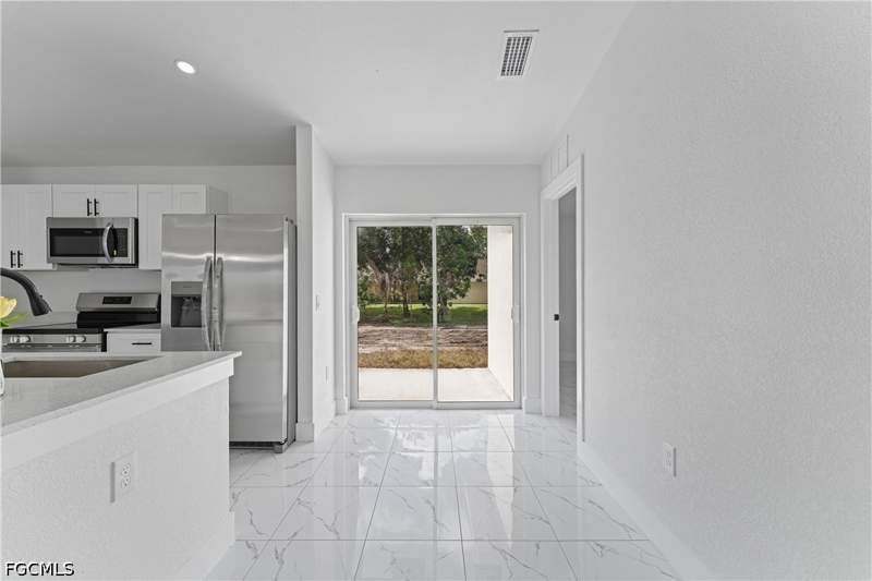 4 bedroom SingleFamilyResidence at 909 Grant Blvd, Lehigh Acres, Lehigh Acres — photo 4