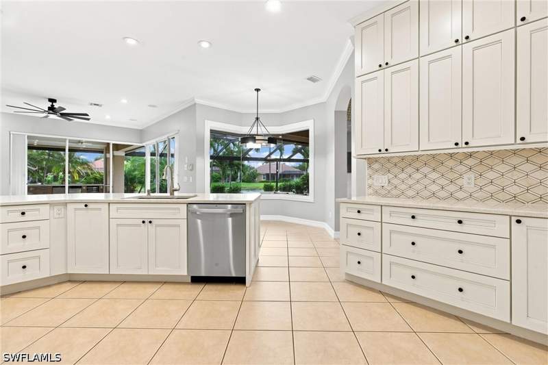 4 bedroom SingleFamilyResidence at 5120 Post Oak Ln, Banyan Woods, Naples — photo 5