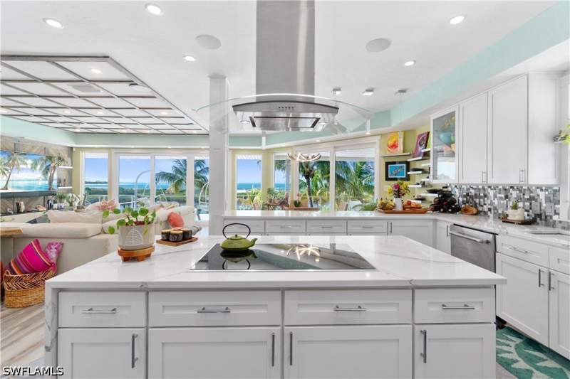 4 bedroom SingleFamilyResidence at 8124 Estero Blvd, Grand Ole Man, Fort Myers Beach — photo 5