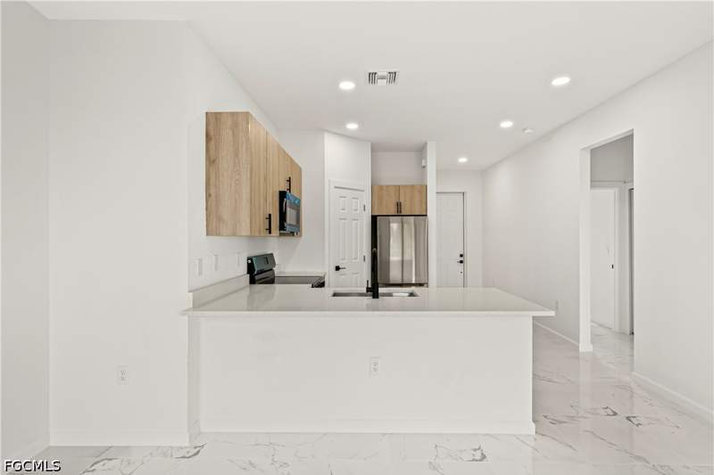 3 bedroom SingleFamilyResidence at 3106 61st St W, Lehigh Acres, Lehigh Acres — photo 4
