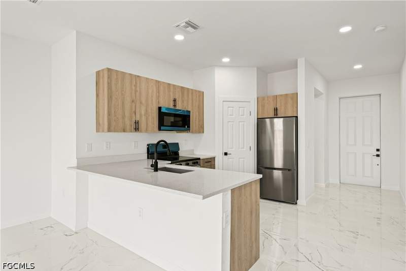 3 bedroom SingleFamilyResidence at 3106 61st St W, Lehigh Acres, Lehigh Acres — photo 5