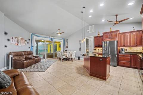 2911 NW 14th Ter, Cape Coral FL - photo 13 of 34