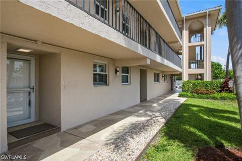 9 High Point Cir N 108, Naples FL - photo 12 of 50