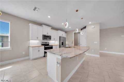 838 NW 2nd St, Cape Coral FL - photo 11 of 29