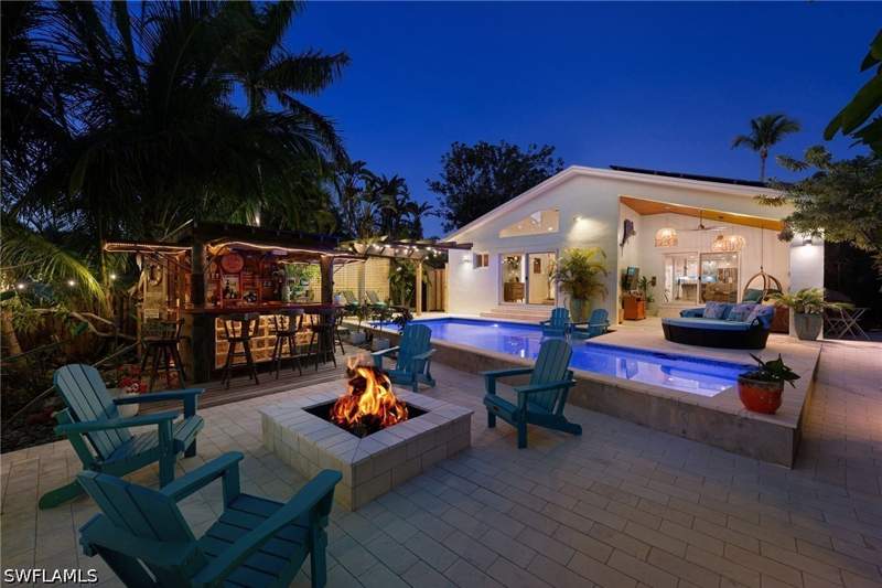 5 bedroom SingleFamilyResidence at 1155 12th St N, Lake Park, Naples — photo 4