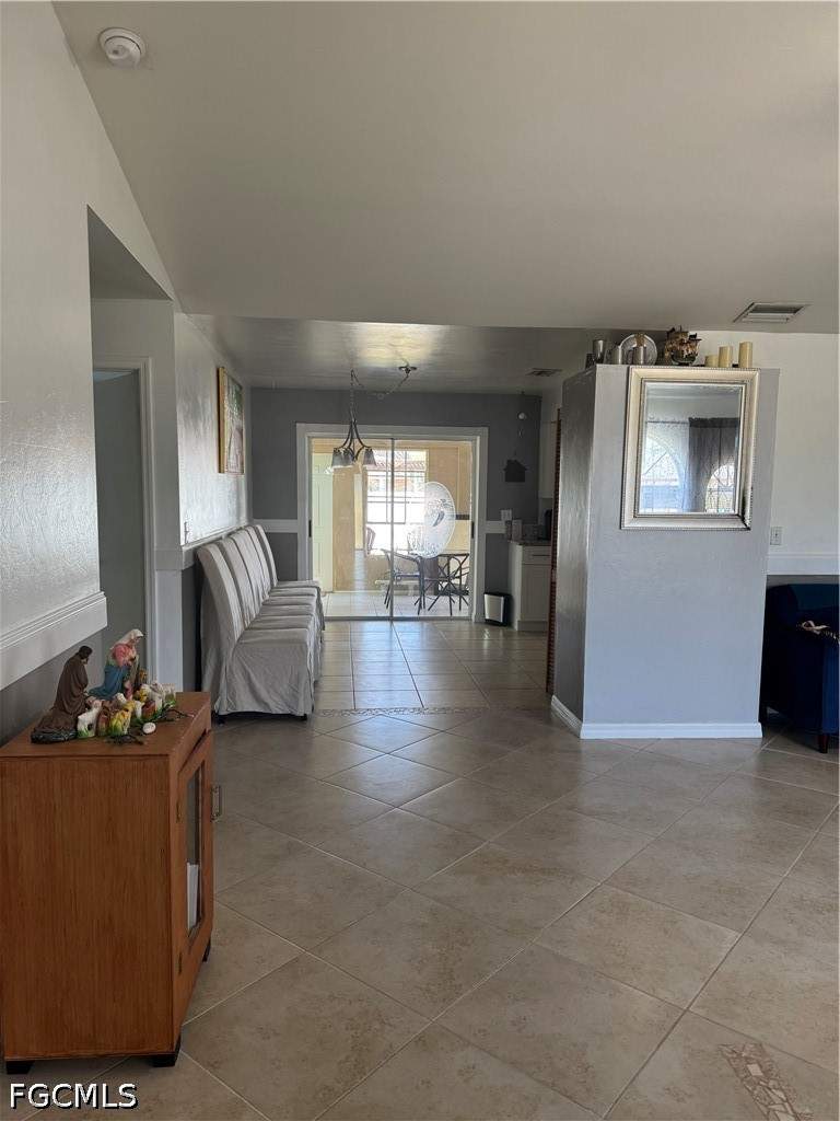3 bedroom SingleFamilyResidence at 1213 SW 18th Ter, Cape Coral, Cape Coral — photo 2