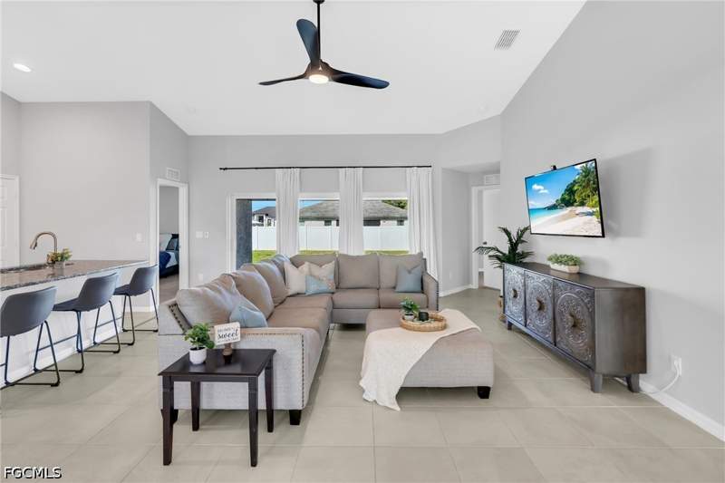 4 bedroom SingleFamilyResidence at 618 NE 2nd Pl, Cape Coral, Cape Coral — photo 5