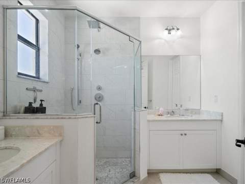 8812 Madrid Cir, Naples FL - photo 15 of 37