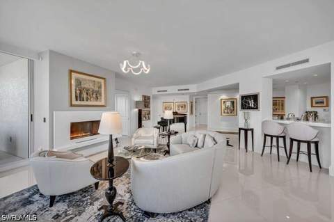 13675 Vanderbilt Dr 810, Naples FL - photo 12 of 38