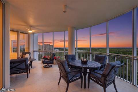 13675 Vanderbilt Dr 810, Naples FL - photo 24 of 38