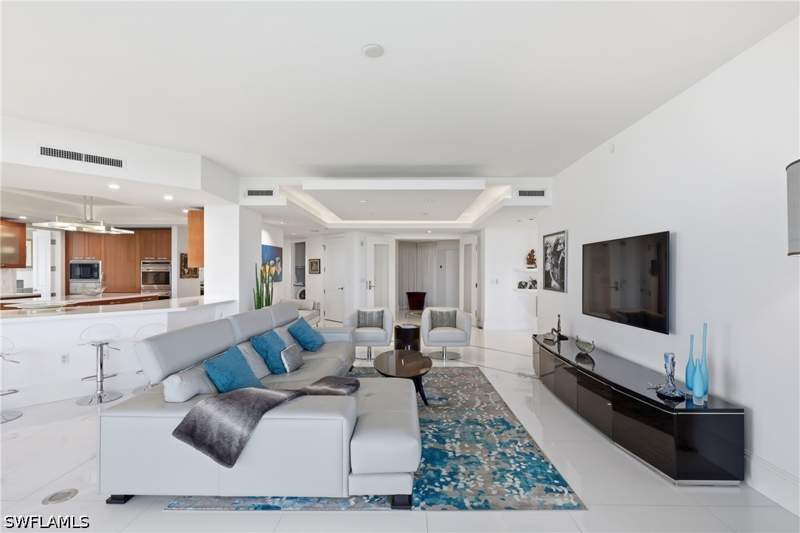 4 bedroom Condominium at 13675 Vanderbilt Dr 810, Aqua, Naples — photo 5