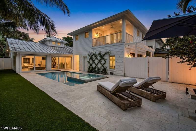 4 bedroom SingleFamilyResidence at 742 11th Ave S, Olde Naples, Naples — photo 2