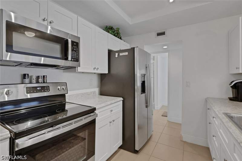 2 bedroom Condominium at 3324 N Key Dr 1, Palms At Waters Edge, North Fort Myers — photo 4