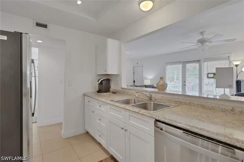 2 bedroom Condominium at 3324 N Key Dr 1, Palms At Waters Edge, North Fort Myers — photo 5