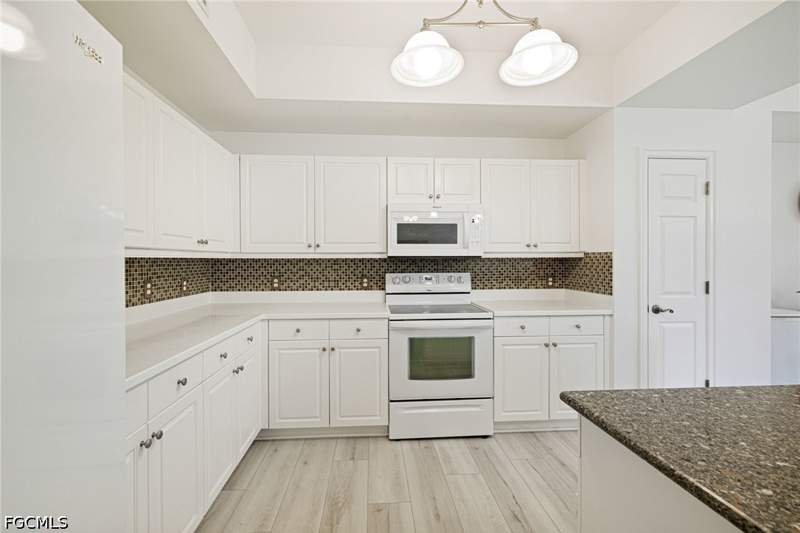 2 bedroom Condominium at 10800 Palazzo Way 105, Palazzo, Fort Myers — photo 4